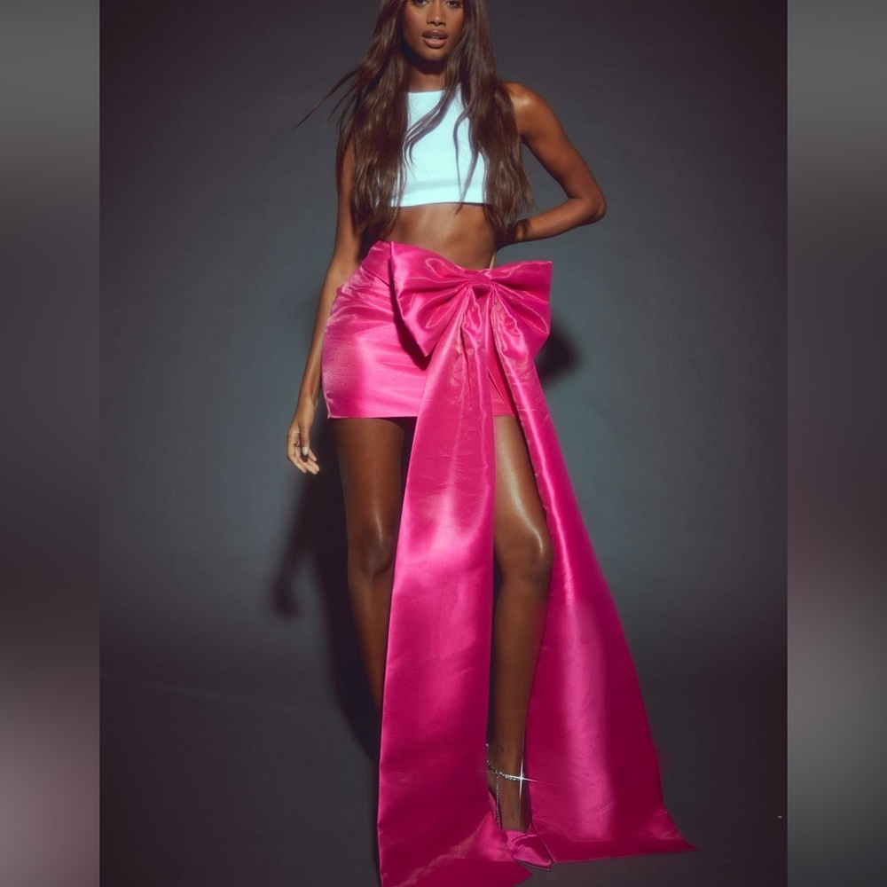 Premium Structured Bow Draped Satin Mini in Pink